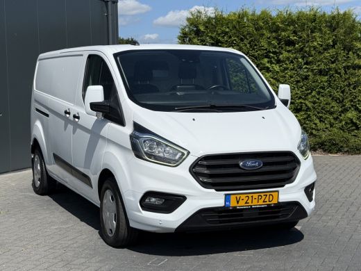 Ford Transit Custom 2.0 TDCI 130 PK / L2H1 / AUTOMAAT / TREKHAAK / AIRCO / CRUISE / CAMERA / 3-ZITS / LED / STOEL -EN... ActivLease financial lease