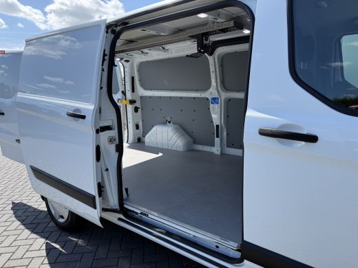 Ford Transit Custom 2.0 TDCI 130 PK / L2H1 / AUTOMAAT / TREKHAAK / AIRCO / CRUISE / CAMERA / 3-ZITS / LED / STOEL -EN... ActivLease financial lease
