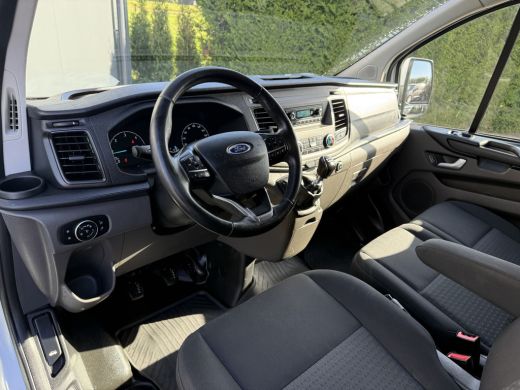 Ford Transit Custom 2.0 TDCI / L1H1 / 1e EIG. / 2.5 TONS TREKHAAK / IMPERIAAL / 3-ZITS / STOEL -EN VOORRUIT VERWARMIN... ActivLease financial lease