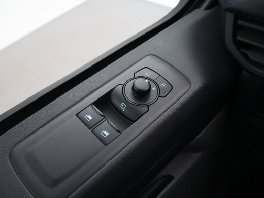 Ford Transit Custom 300 2.0 TDCI L2H1 6-PERS DUBBEL CAB. + TREKHAAK | CARPLAY | CAMERA ActivLease financial lease