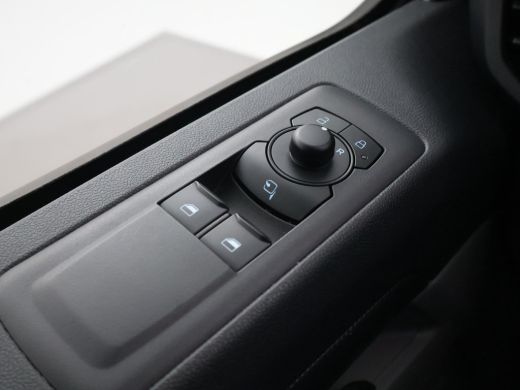Ford Transit Custom 300 2.0 TDCI L2H1 6-PERS DUBBEL CAB. + TREKHAAK | CARPLAY | CAMERA ActivLease financial lease