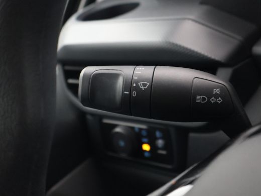 Ford Transit Custom 300 2.0 TDCI L2H1 6-PERS DUBBEL CAB. + TREKHAAK | CARPLAY | CAMERA ActivLease financial lease