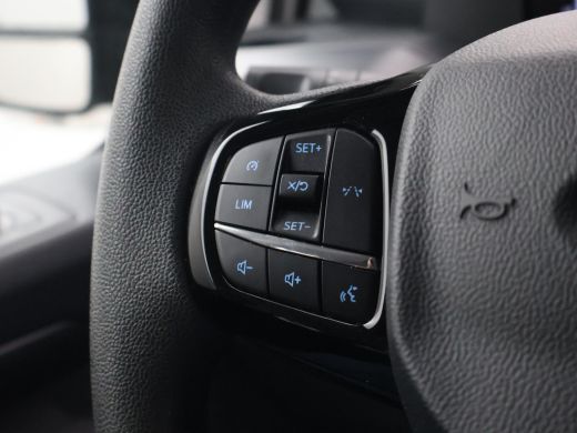 Ford Transit Custom 300 2.0 TDCI L2H1 6-PERS DUBBEL CAB. + TREKHAAK | CARPLAY | CAMERA ActivLease financial lease
