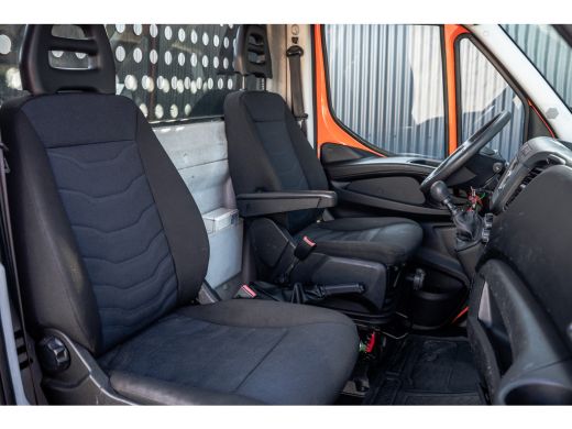 Iveco Daily 35C14 | 136 PK | N1 | Laadklep | 3.5T Trekhaak | Navi | Airco ActivLease financial lease