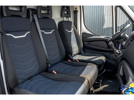 Iveco Daily 35S14 | 140PK | 3.5T Trekgewicht | 3-Zits | Airco | Trekhaak ActivLease financial lease