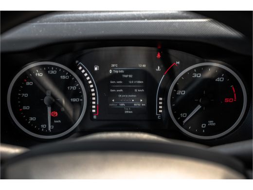 Iveco Daily 35S14 | 140PK | 3.5T Trekgewicht | 3-Zits | Airco | Trekhaak ActivLease financial lease