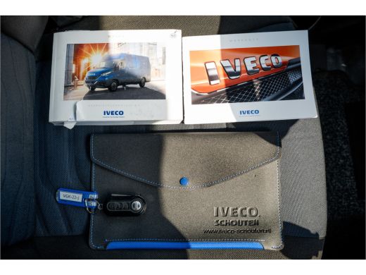 Iveco Daily 35S14 | 140PK | 3.5T Trekgewicht | 3-Zits | Airco | Trekhaak ActivLease financial lease