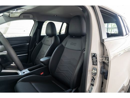 Jeep Avenger Summit 54 kWh | SOH 97% | Camera | Apple Carplay & Android Auto | Climate Controle | Keyless | Pa... ActivLease financial lease