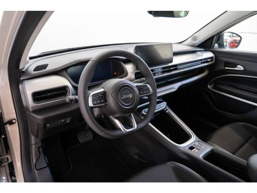Jeep Avenger Summit 54 kWh | SOH 97% | Apple Carplay & Android Auto | Camera | Parkeersensoren | Climate Contr... ActivLease financial lease