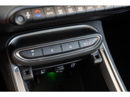 Jeep Avenger Summit 54 kWh | SOH 97% | Apple Carplay & Android Auto | Camera | Parkeersensoren | Climate Contr... ActivLease financial lease
