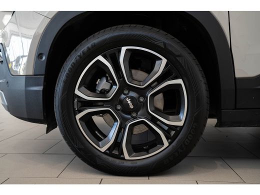 Jeep Avenger Summit 54 kWh | SOH 97% | Apple Carplay & Android Auto | Camera | Parkeersensoren | Climate Contr... ActivLease financial lease
