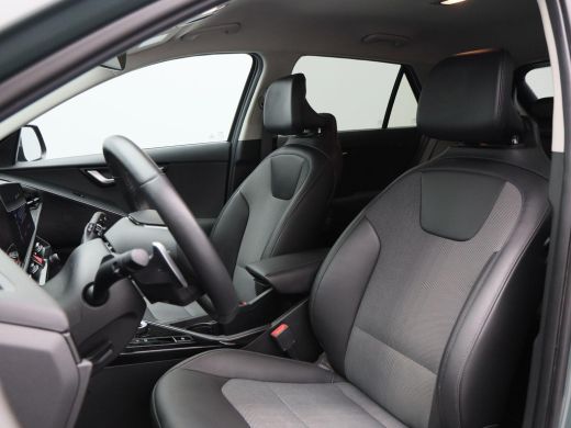 Kia Niro EV ComfortLine 64.8 kWh 204 Pk | Trekhaak | Adaptive Cruise | Stoel/Stuurverwarming | Camera | CarPl... ActivLease financial lease