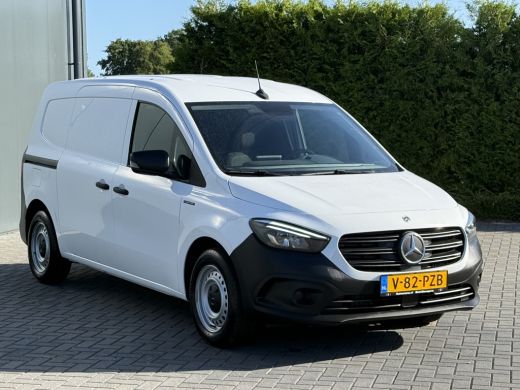 Mercedes-Benz eCitan 112 Pro L2H1 / 51 kWh / 2.469 KM / ** RIJKLAAR ** / LED HIGH PERFORMANCE KOPLAMPEN / CAMERA / ECC... ActivLease financial lease