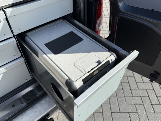 Opel Combo 1.5D 102 PK / L2H1 / Edition / 1e EIG. / INRICHTING / COOLBOX / TREKHAAK / CAMERA / CRUISE / CARPLAY ActivLease financial lease