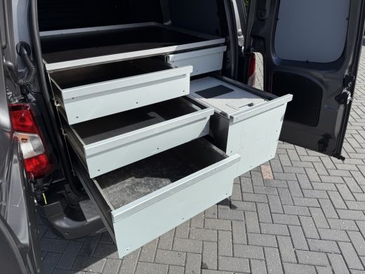 Opel Combo 1.5D 102 PK / L2H1 / Edition / 1e EIG. / INRICHTING / COOLBOX / TREKHAAK / CAMERA / CRUISE / CARPLAY ActivLease financial lease