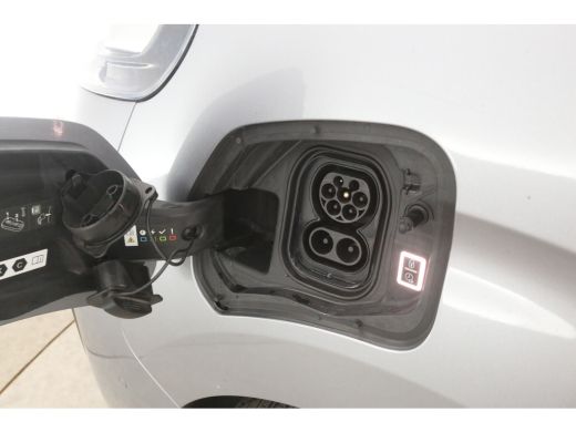 Opel Vivaro-e 75 kWh L2H1 Innovation | Snelladen | Clima | Cruise | Carplay | HUD | 3 Zits | 2xSchuifdeur | Imp... ActivLease financial lease