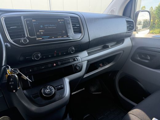 Peugeot Expert 2.0 BlueHDI 145 PK AUTOMAAT / L2H1 / 1e EIG. / CAMERA / CRUISE / CARPLAY / SIDEBARS ActivLease financial lease