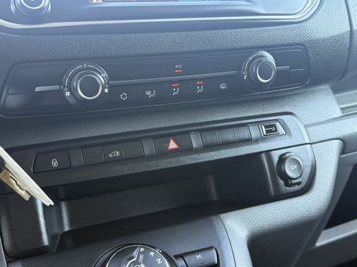 Peugeot Expert 2.0 BlueHDI 145 PK AUTOMAAT / L2H1 / 1e EIG. / CAMERA / CRUISE / CARPLAY / SIDEBARS ActivLease financial lease