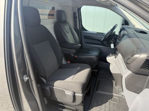Peugeot Expert 2.0 BlueHDI 145 PK AUTOMAAT / L2H1 / 1e EIG. / CAMERA / CRUISE / CARPLAY / SIDEBARS ActivLease financial lease