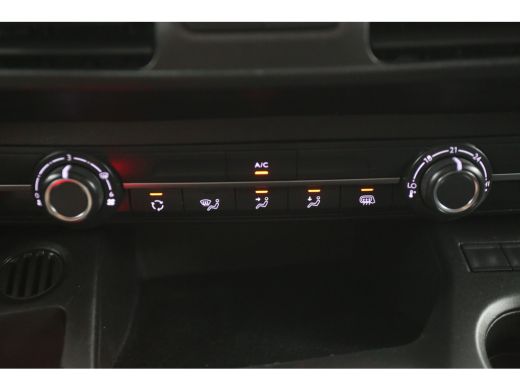 Peugeot Partner 1.2 PureTech 111PK | Benzine | Airco | Cruise | Carplay | Navi | Parkeersens. ActivLease financial lease