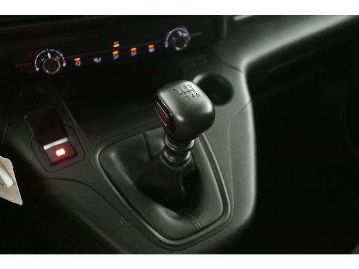 Peugeot Partner 1.2 PureTech 111PK | Benzine | Airco | Cruise | Carplay | Navi | Parkeersens. ActivLease financial lease