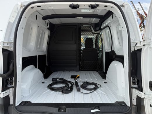 Renault Kangoo E-Tech 45kWh 122PK L1 Elektrisch 300km WLTP 98.5% (SOH) Climate Control Cruise Control LED Parkee... ActivLease financial lease