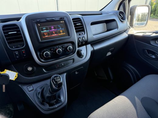 Renault Trafic 2.0 dCi 120 PK / L1H1 / 1e EIG. / 2x SCHUIFDEUR / IMPERIAAL / TREKHAAK / LED / CRUISE / 3-ZITS ActivLease financial lease