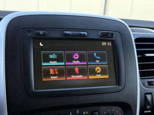 Renault Trafic 2.0 dCi 120 PK / L1H1 / 1e EIG. / 2x SCHUIFDEUR / IMPERIAAL / TREKHAAK / LED / CRUISE / 3-ZITS ActivLease financial lease