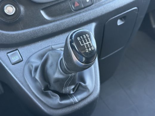 Renault Trafic 2.0 dCi 120 PK / L1H1 / 1e EIG. / 2x SCHUIFDEUR / IMPERIAAL / TREKHAAK / LED / CRUISE / 3-ZITS ActivLease financial lease