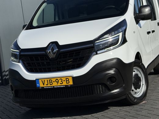 Renault Trafic 2.0 dCi 120 PK / L1H1 / 1e EIG. / 2x SCHUIFDEUR / IMPERIAAL / TREKHAAK / LED / CRUISE / 3-ZITS ActivLease financial lease
