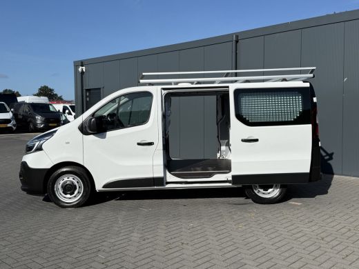 Renault Trafic 2.0 dCi 120 PK / L1H1 / 1e EIG. / 2x SCHUIFDEUR / IMPERIAAL / TREKHAAK / LED / CRUISE / 3-ZITS ActivLease financial lease