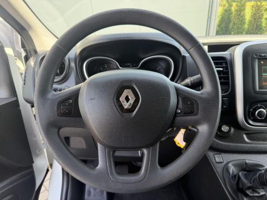 Renault Trafic 2.0 dCi 120 PK / L2H1 / 1e EIG. / TREKHAAK / IMPERIAAL / 3-ZITS / AIRCO / CRUISE / NAVI / LED ActivLease financial lease