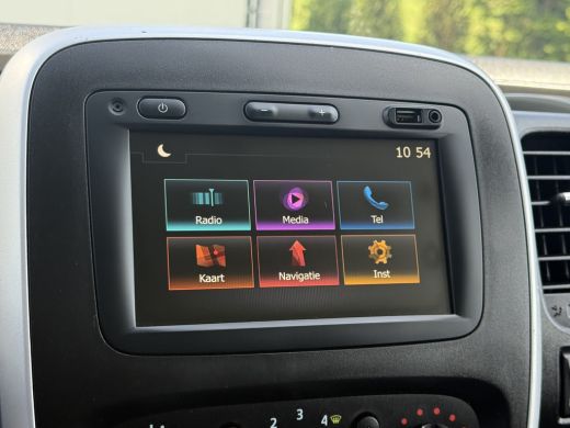 Renault Trafic 2.0 dCi 120 PK / L2H1 / 1e EIG. / TREKHAAK / IMPERIAAL / 3-ZITS / AIRCO / CRUISE / NAVI / LED ActivLease financial lease