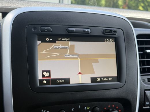 Renault Trafic 2.0 dCi 120 PK / L2H1 / 1e EIG. / TREKHAAK / IMPERIAAL / 3-ZITS / AIRCO / CRUISE / NAVI / LED ActivLease financial lease