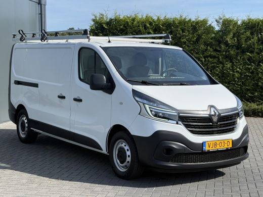 Renault Trafic 2.0 dCi 120 PK / L2H1 / 1e EIG. / TREKHAAK / IMPERIAAL / 3-ZITS / AIRCO / CRUISE / NAVI / LED ActivLease financial lease