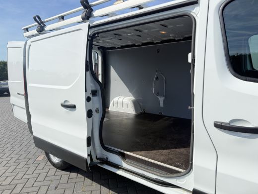 Renault Trafic 2.0 dCi 120 PK / L2H1 / 1e EIG. / TREKHAAK / IMPERIAAL / 3-ZITS / AIRCO / CRUISE / NAVI / LED ActivLease financial lease