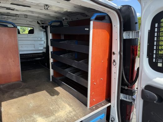 Renault Trafic 2.0 dCi 145 PK / L1H1 / AUTOMAAT / 2x SCHUIFDEUR / INRICHTING / TREKHAAK / IMPERIAAL / 3-ZITS ActivLease financial lease