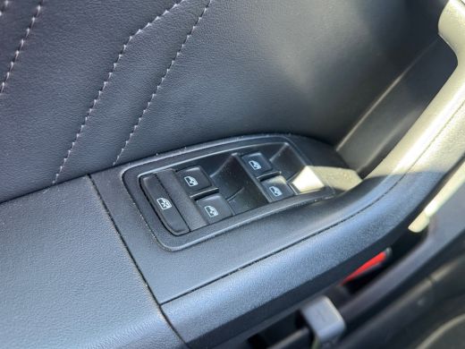 Seat Ateca 1.5 150pk TSI Style Business Intense Achteruitrijcamera | Getinte ramen achter | Verwarmbare voor... ActivLease financial lease