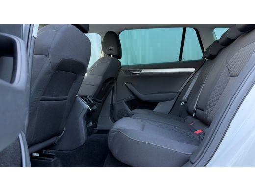 Skoda Superb Combi 1.4 TSI 218pk iV Business Edition | Camera | Carplay | Adaptive Cruise | 18" | ActivLease financial lease