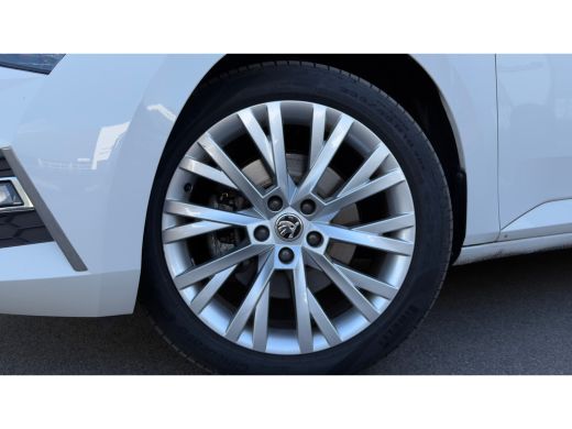 Skoda Superb Combi 1.4 TSI 218pk iV Business Edition | Camera | Carplay | Adaptive Cruise | 18" | ActivLease financial lease