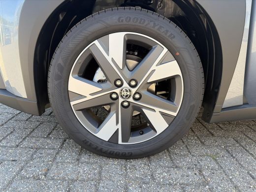 Toyota Aygo Hybrid 115 play GO ActivLease financial lease