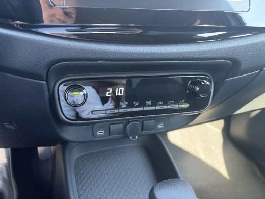 Toyota Aygo Hybrid 115 play GO ActivLease financial lease