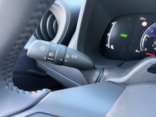 Toyota Aygo Hybrid 115 play GO ActivLease financial lease