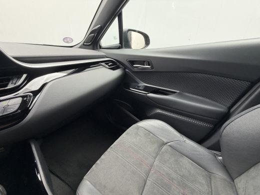Toyota C-HR 2.0 Hybrid GR-Sport JBL Camera Alcantara Stoelverw Nav/Cruise Voll.Onderhouden! ActivLease financial lease