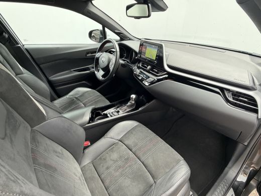 Toyota C-HR 2.0 Hybrid GR-Sport JBL Camera Alcantara Stoelverw Nav/Cruise Voll.Onderhouden! ActivLease financial lease