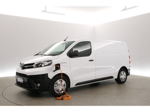 Toyota ProAce 75 kWh Extra Range L2H1 | Snelladen | SOH 99% | Airco | Cruise | Carplay | 3 Zits | Parkeersens. ActivLease financial lease