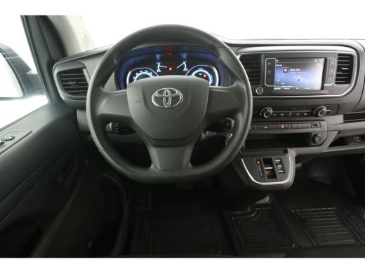Toyota ProAce 75 kWh Extra Range L2H1 | Snelladen | SOH 99% | Airco | Cruise | Carplay | 3 Zits | Parkeersens. ActivLease financial lease