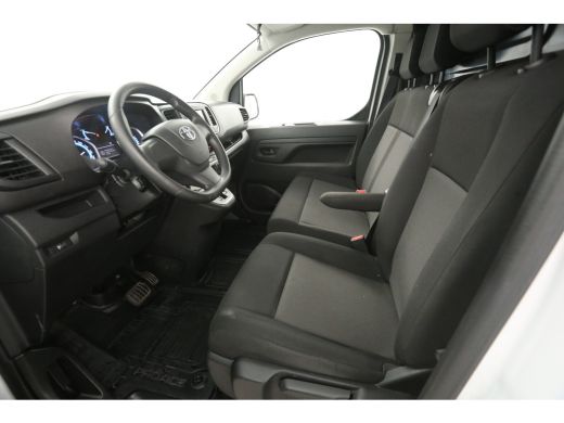 Toyota ProAce 75 kWh Extra Range L2H1 | Snelladen | SOH 99% | Airco | Cruise | Carplay | 3 Zits | Parkeersens. ActivLease financial lease