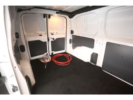 Toyota ProAce 75 kWh Extra Range L2H1 | Snelladen | SOH 99% | Airco | Cruise | Carplay | 3 Zits | Parkeersens. ActivLease financial lease