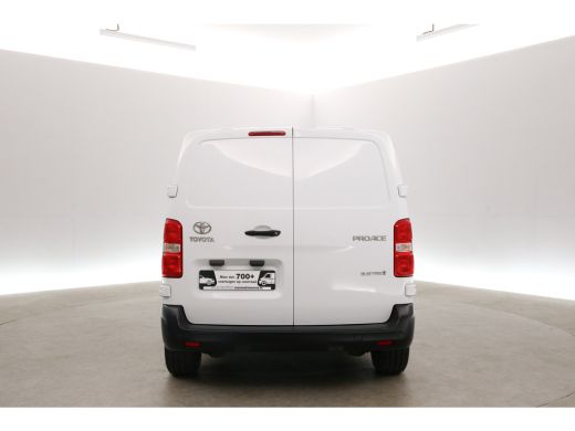 Toyota ProAce 75 kWh Extra Range L2H1 | Snelladen | SOH 99% | Airco | Cruise | Carplay | 3 Zits | Parkeersens. ActivLease financial lease